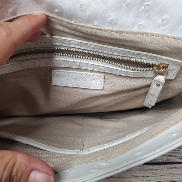 The Limited white over the shoulder purse - Picture 4 of 8